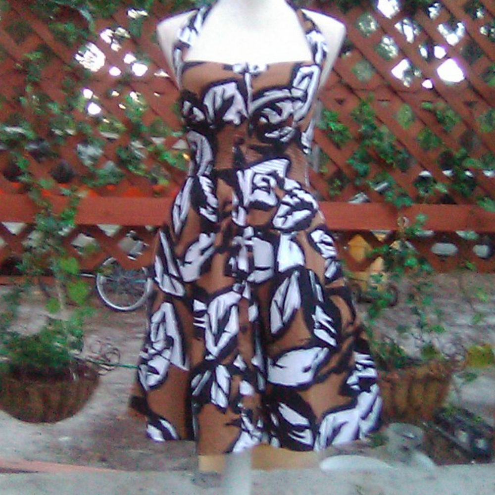 Size junior 9/10 B.Darling summer halter dress